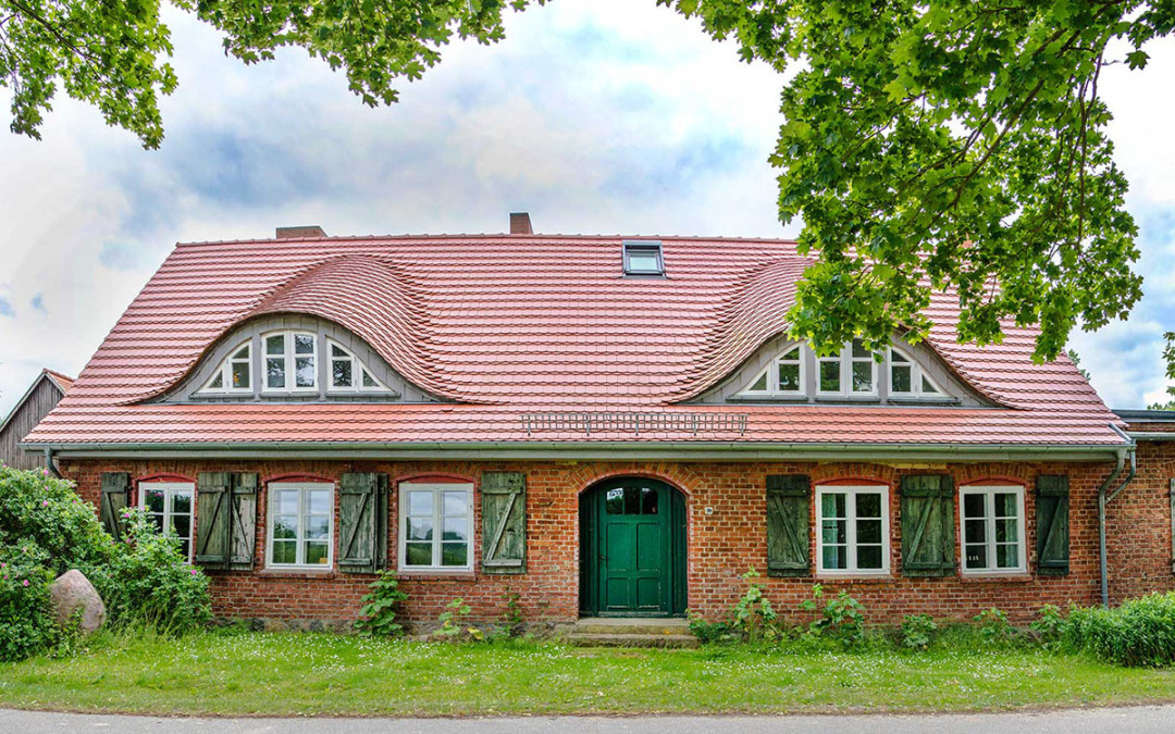 Sanierung und Umbau einer alten Dorfschule zum Wohnhaus nach historischem Vorbild in Kagenow bei Anklam